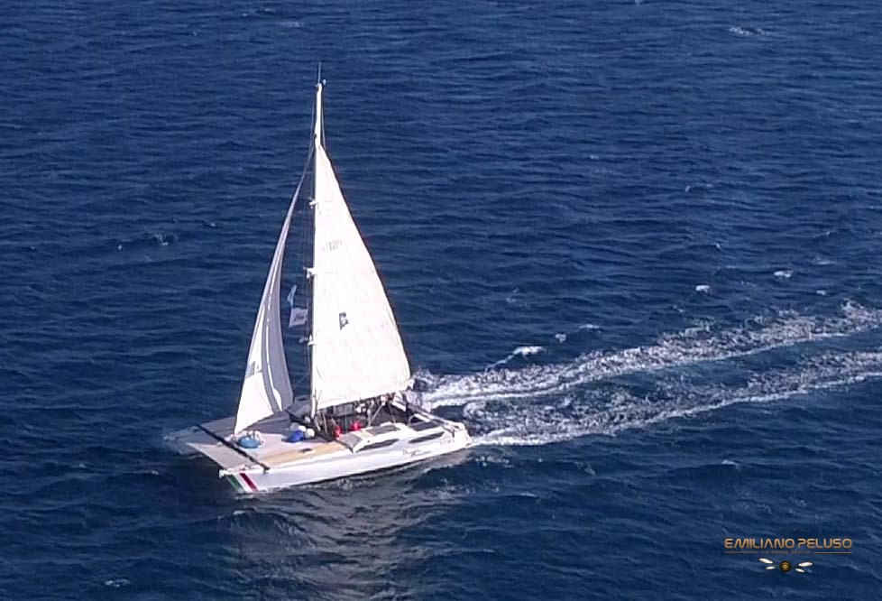 Tutti insieme sulla BARCA a VELA al tramonto